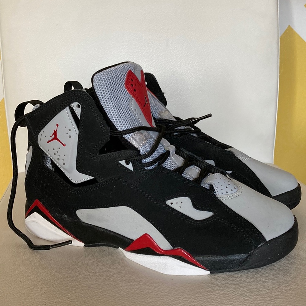 Jordan size 6Y in perfect condition.